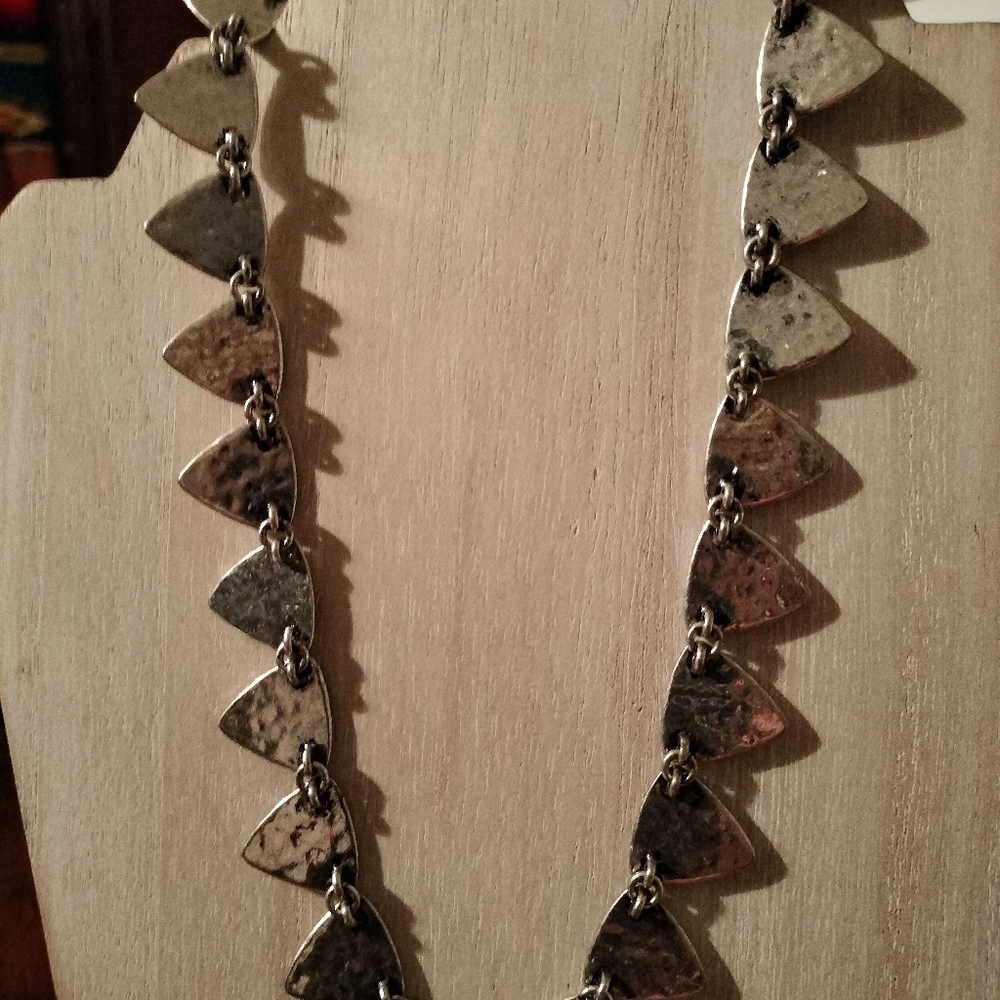 Lucky brand 18" hammered silver arrowhead style - Picture 2 of 3